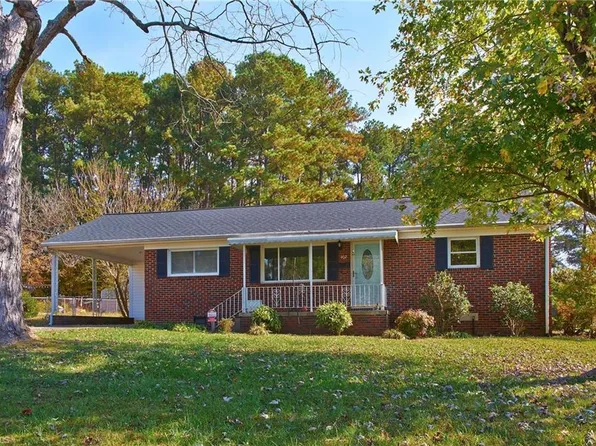 402 Hawthorne Ln, Burlington, NC 27215