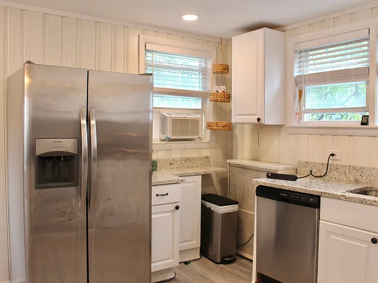 390 Bridge St — Photo 6