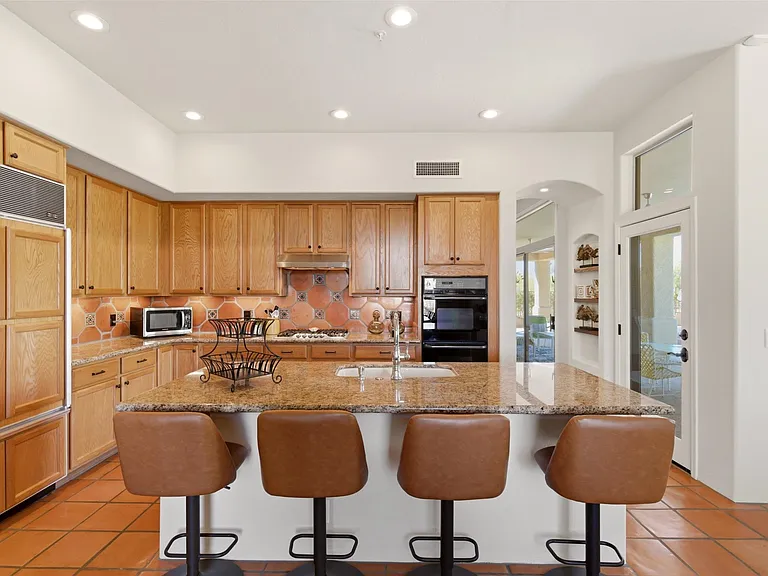 7592 E Monterra Way — Photo 16