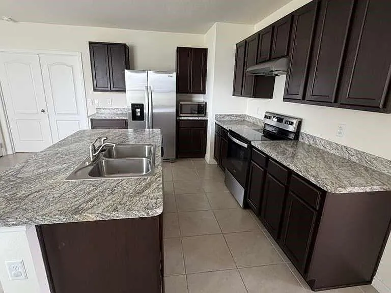 1511 Catbriar Way — Photo 6