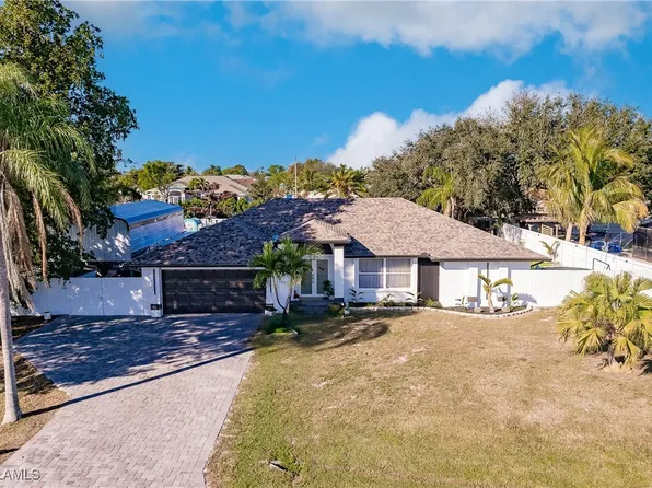 240 Laurent Ct, Lehigh Acres, FL 33936