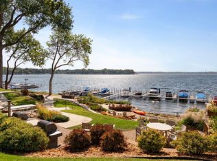 4177 Shoreline Dr APT 226, Spring Park, MN 55384