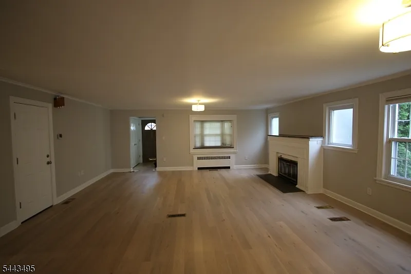 4 bed, 3.0 bath, $6,990 — Photo 4