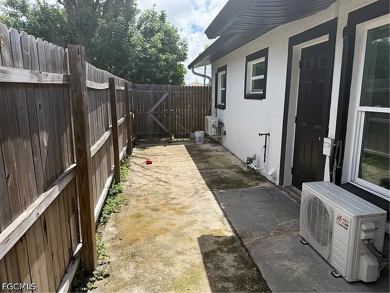 703 Joel Blvd — Photo 4