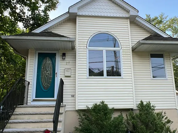 27 Glendale Dr, Hillsdale, NJ 07642