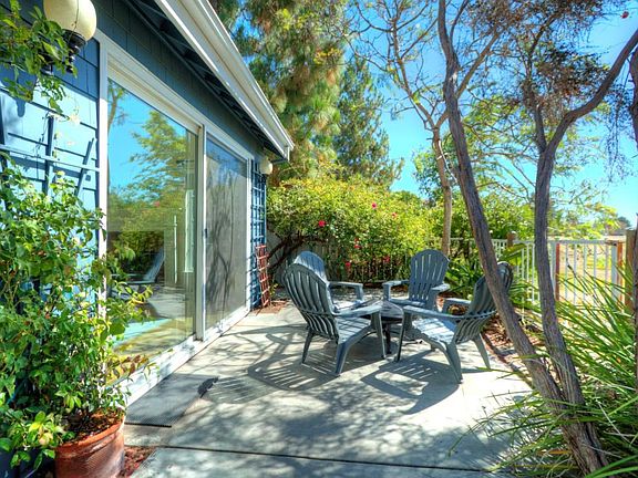 5th image of 20 Dockside Cir