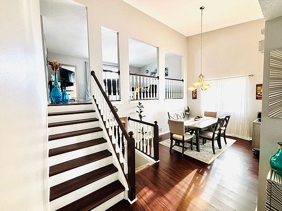 4th image of 4840 Orchid Ln N