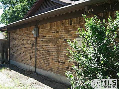 2nd image of 3548 Shorecrest Dr