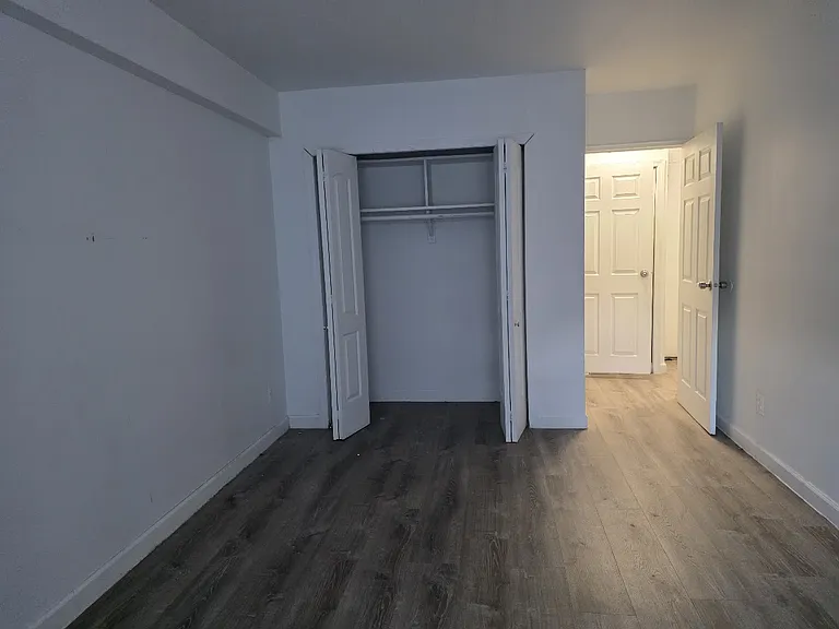 1670 Bell Blvd #6 — Photo 2