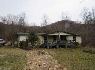 182 Pineway Ln, Thurmond, NC 28683