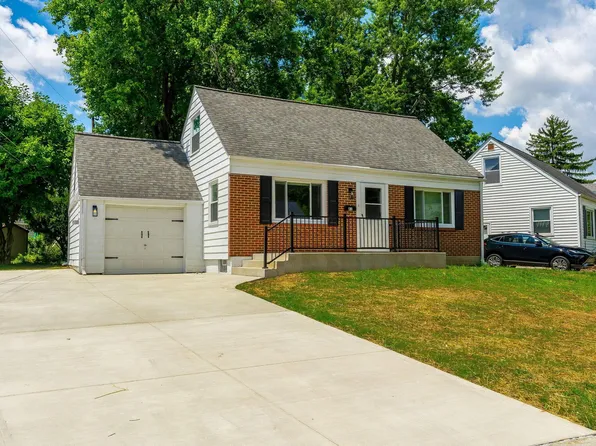81 Sharon Springs Dr, Worthington, OH 43085