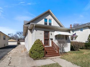 388 Shenstone Rd, Riverside, IL 60546