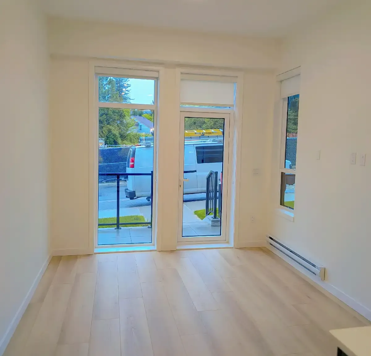 2 bed, 700 sqft, $2,200 — Photo 2