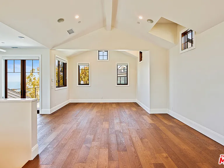 5561 Horizon Dr — Photo 23