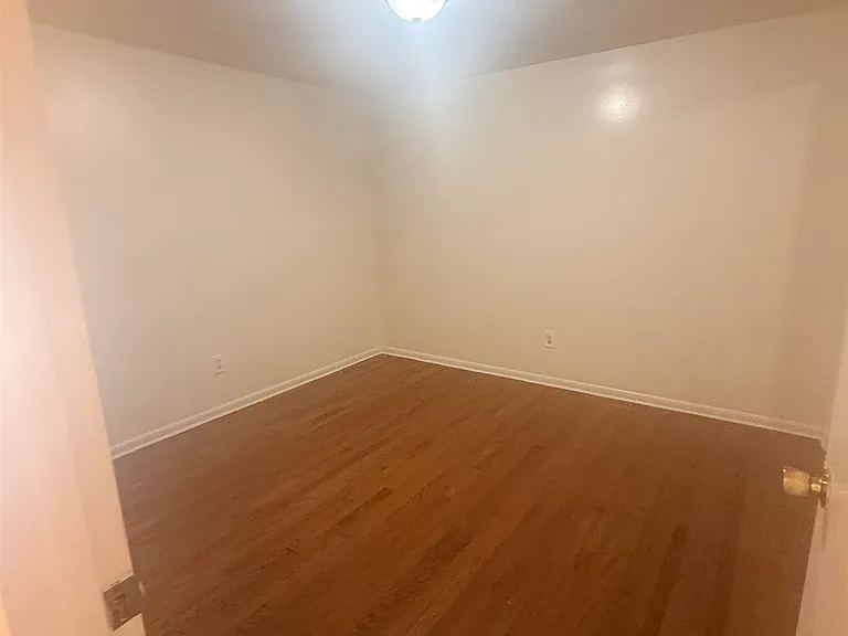 592 Bramhall Ave #1 — Photo 8