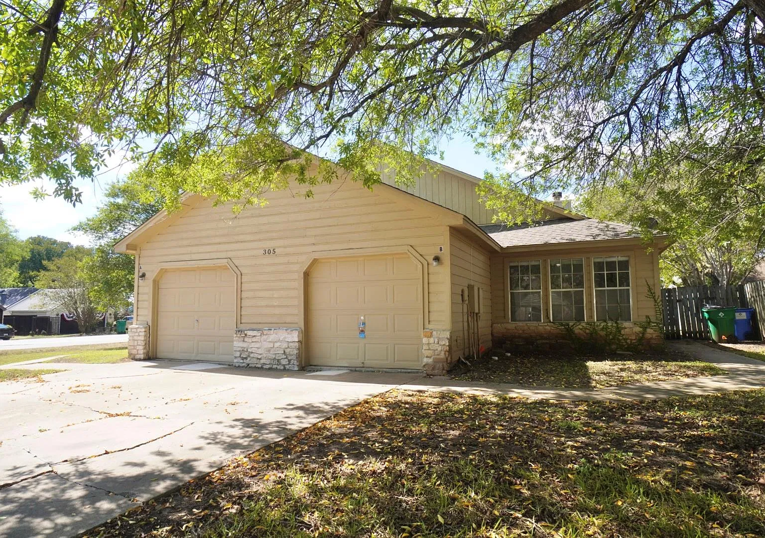 3 bed, 2.0 bath, 2067 sqft, $1,700 — Photo 2