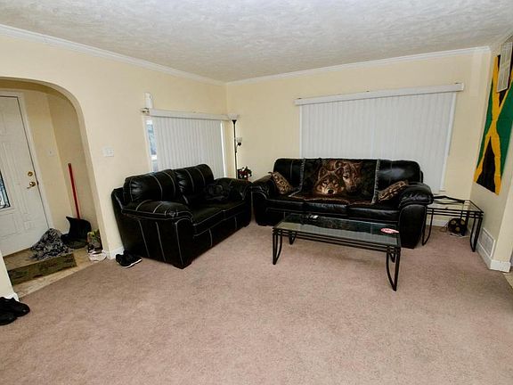 4th image of 418 W Wolf Ave