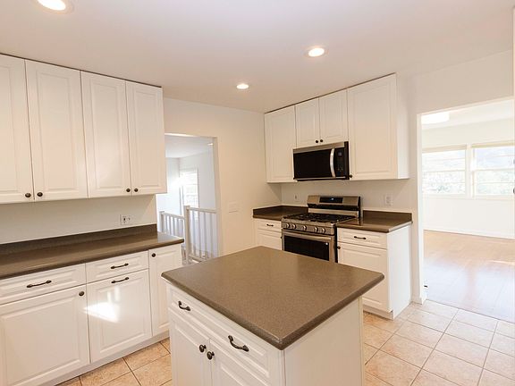 5th image of 3 Loma Vista Dr