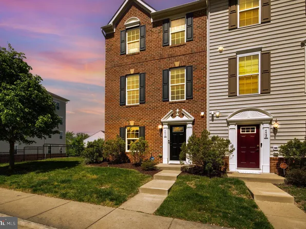 4470 Daisy Reid Ave, Woodbridge, VA 22192