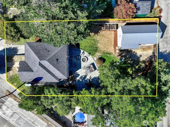 8100 Stone Avenue N, Seattle, WA 98103