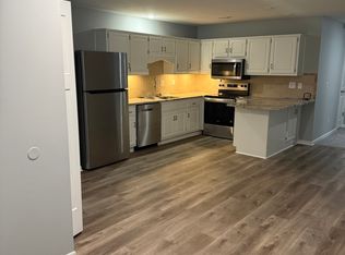 717 Meadow Ln APT B, Peculiar, MO 64078