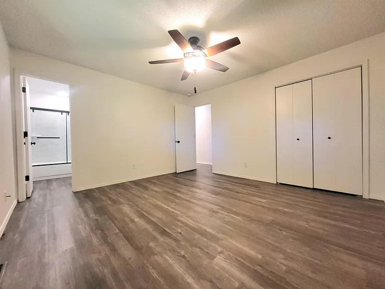 3222 W Roxbury St — Photo 16