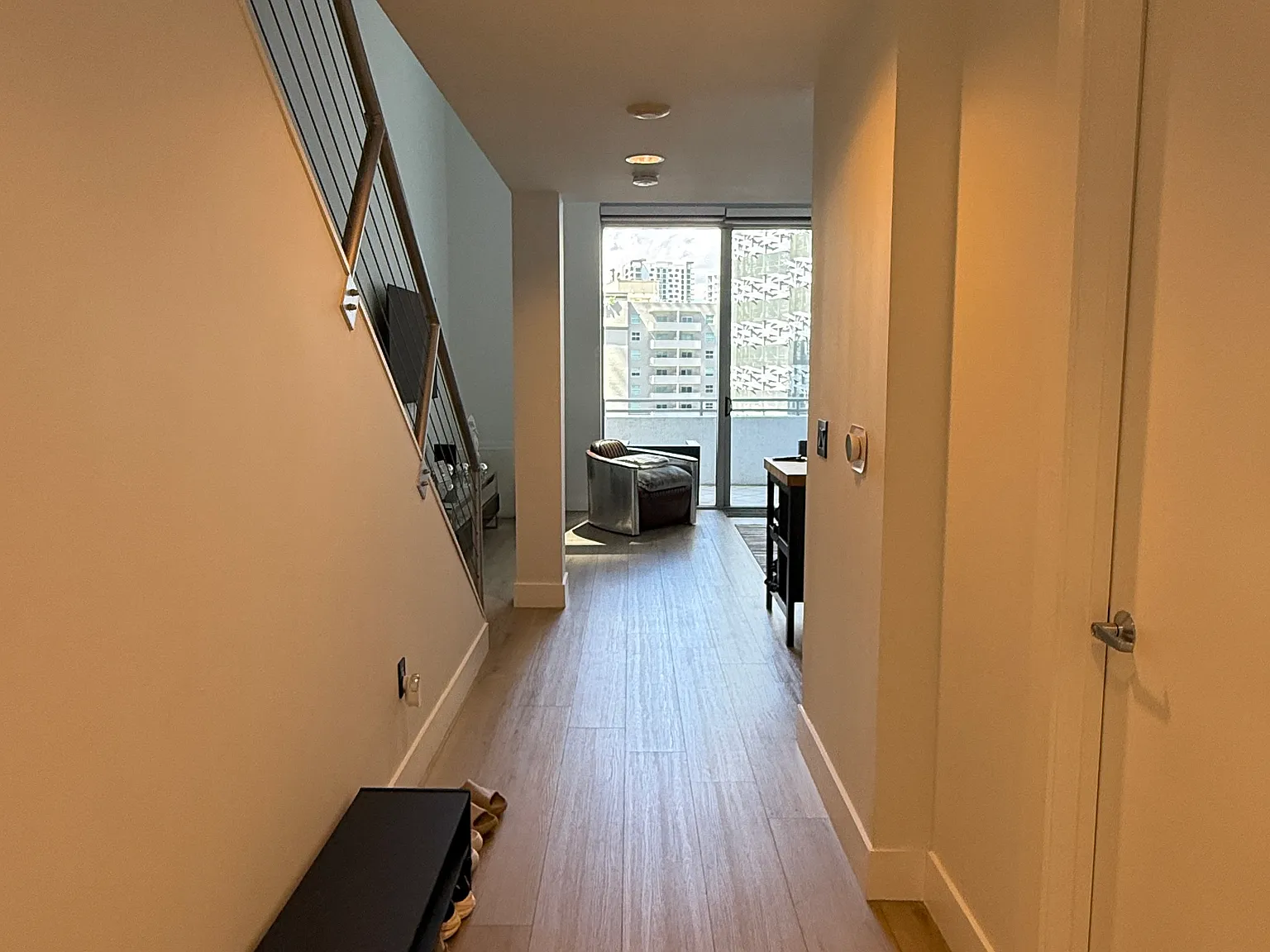 Studio, 1000 sqft, $3,500 — Photo 2