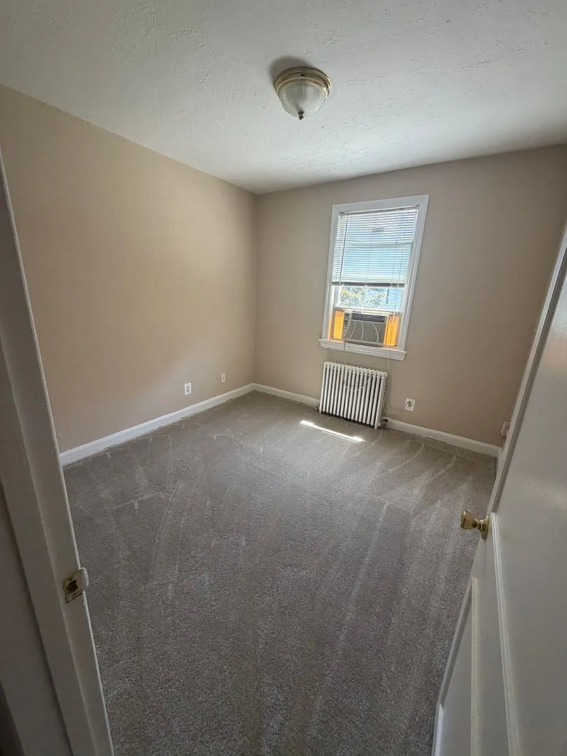 604 12th Street NE — Photo 3