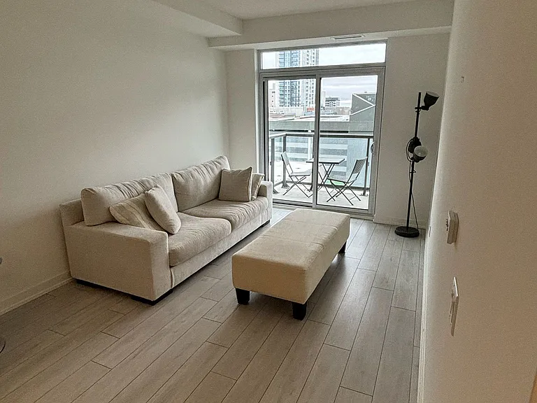 55 Duke St W #606 — Photo 6
