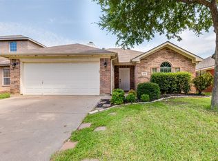9013 Winding River Dr, Fort Worth, TX 76118