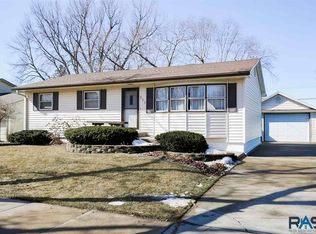 257 N Meyer Ln, Sioux Falls, SD 57103