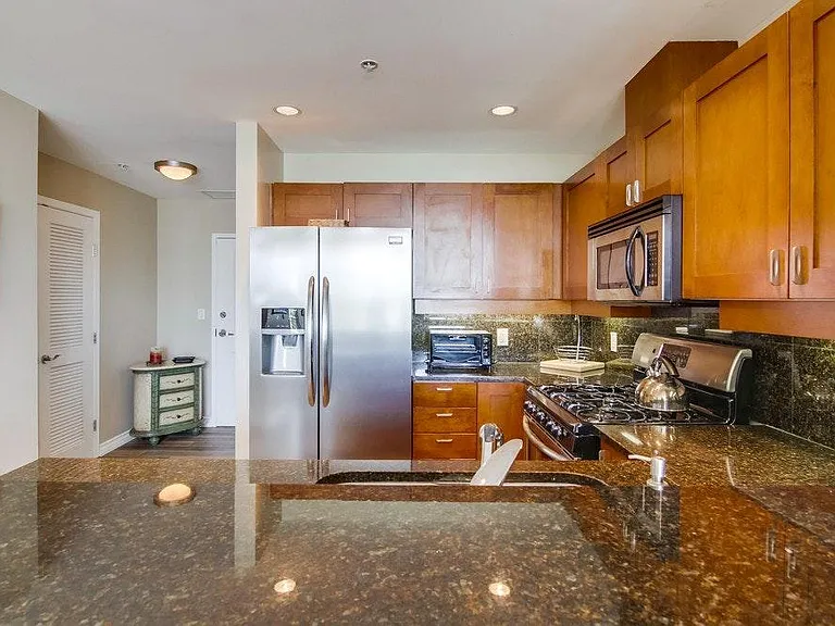 475 Redwood St #404 — Photo 6