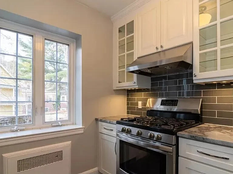 549 Centre St #8 — Photo 2