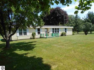 4922 N Garfield Rd, Pinconning, MI 48650