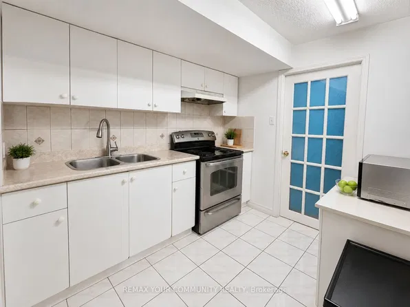 75 Rembrandt Dr #Basement, Markham, ON L3R 4W6