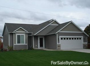1082 Serenity Ridge Dr, Wayland, MI 49348