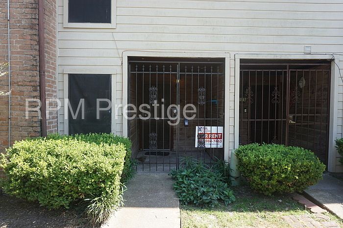 1st image of 10912 Gulf Fwy APT 45