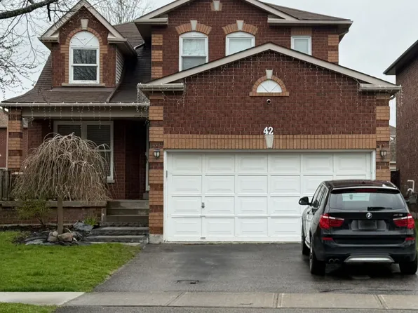 42 Brownell St, Whitby, ON L1R 2E9
