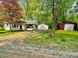 9909 Oak St, Lake, MI 48632