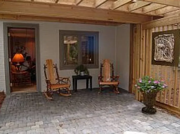 25 E Newnan Rd, Newnan, GA 30263