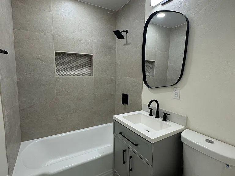5248-50 Landis St #2 — Photo 4