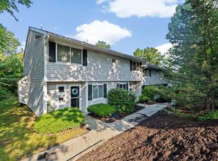 16 Beals Cove Rd APT B, Hingham, MA 02043