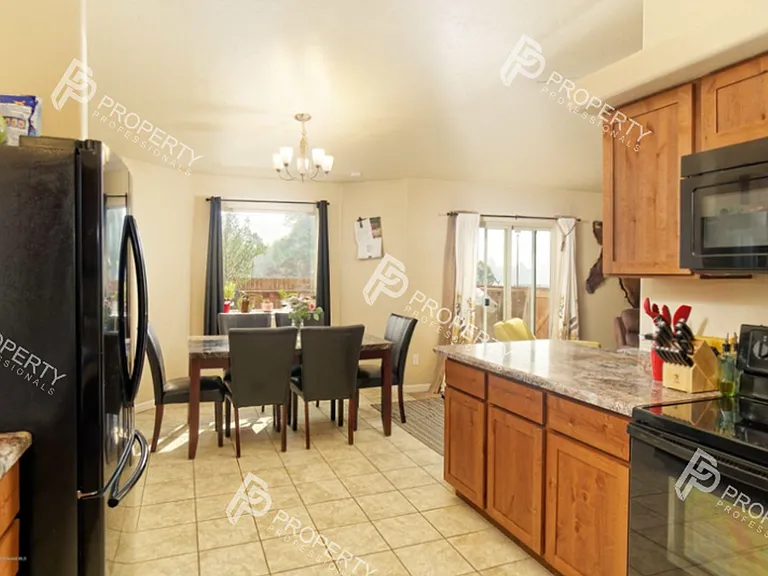 358 Grullo Ln — Photo 6