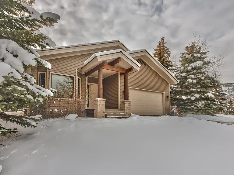 4879 Silver Springs Dr — Photo 3