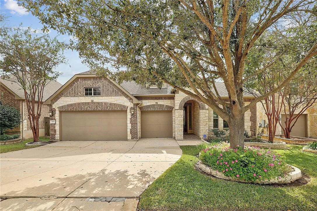 4 bed, 3.5 bath, 2805 sqft, $2,700 — Photo 1