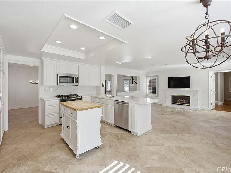 733 Avenida Azor — Photo 18
