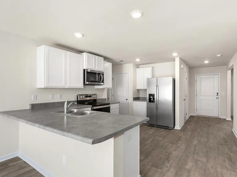 E Highcroft Dr — Photo 8