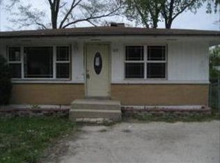 305 Parkside Ave, Aurora, IL 60505