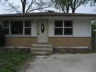 305 Parkside Ave photo 1