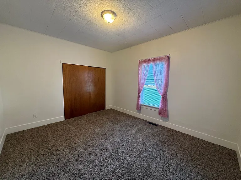 303 Jefferson Ave — Photo 8